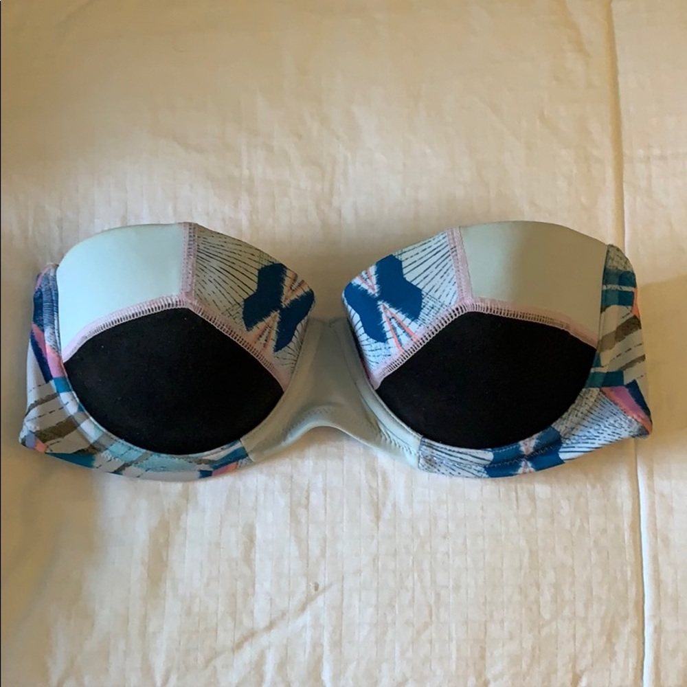 Victoria secret swim top 32D